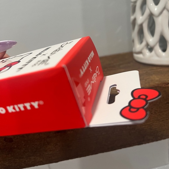 New! Hello Kitty! - Picture 5 of 6